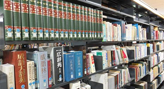 宇都宮共和大学図書館